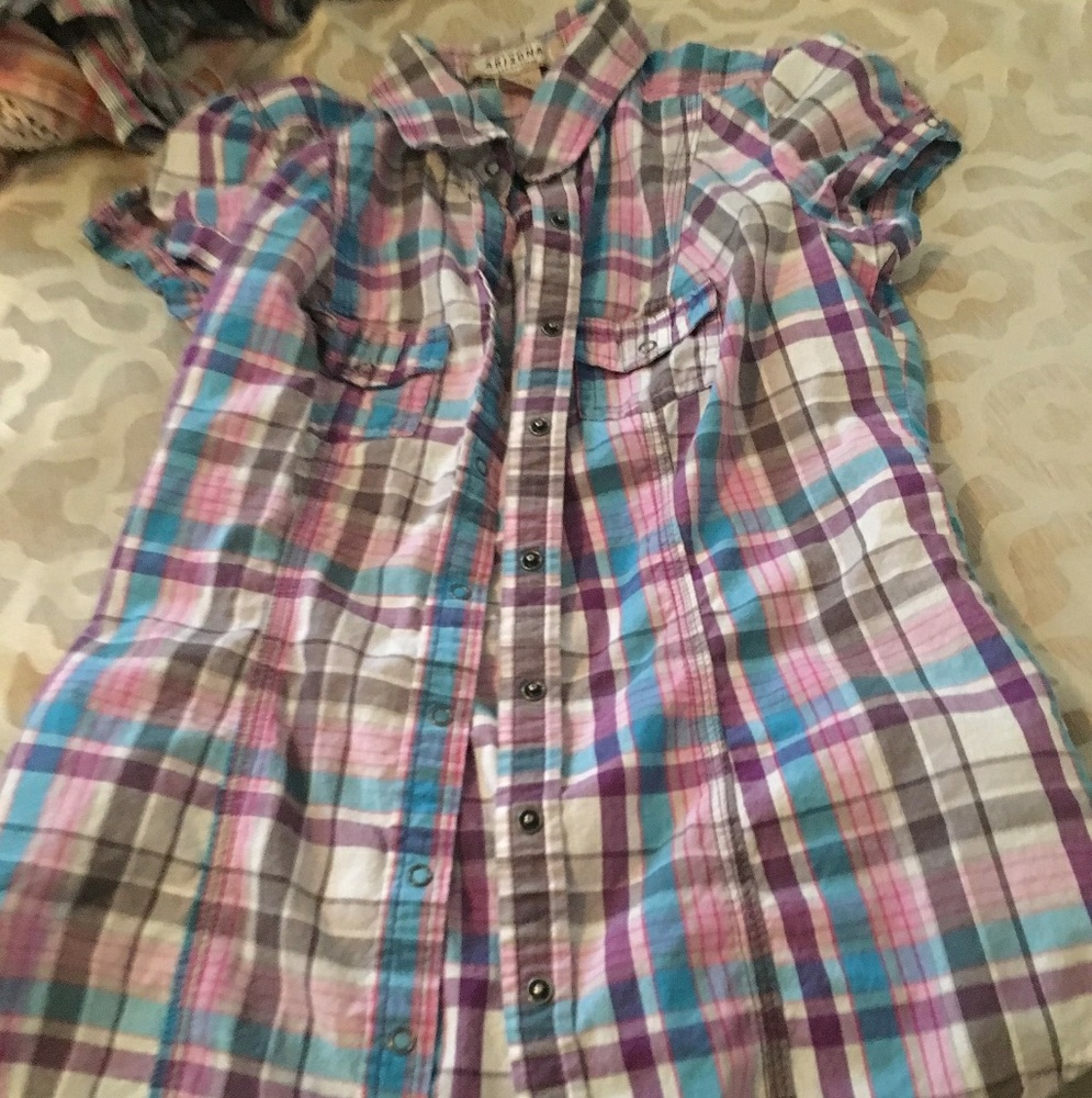 Short sleeve button up top